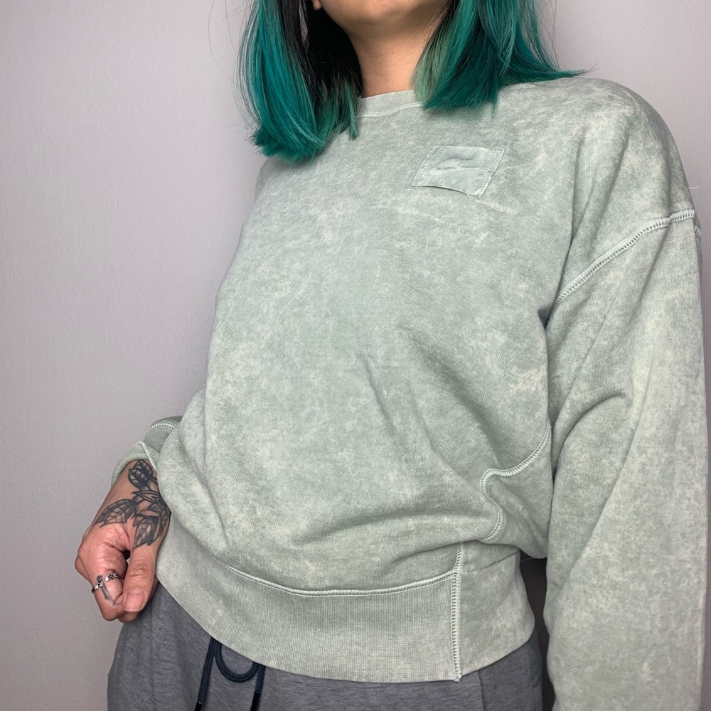 Pastel green Nike crewneck sweatshirt